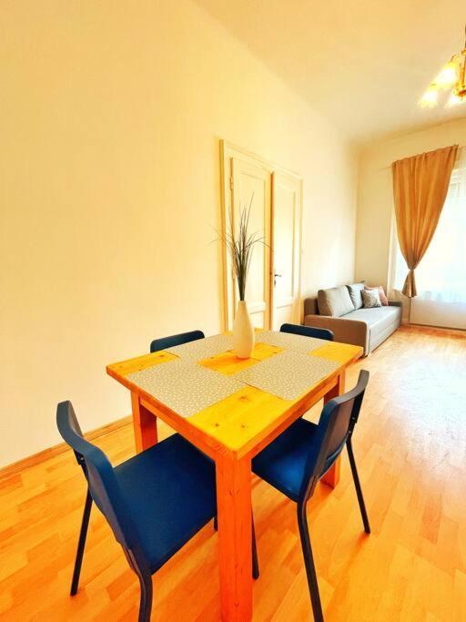 Central Spacious Flat Budapest Kültér fotó